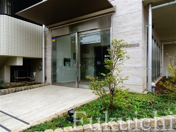 クレイシア目黒碑文谷のエントランス