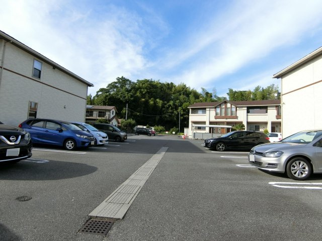 フレージュ　パラッツォ　Ａの駐車場