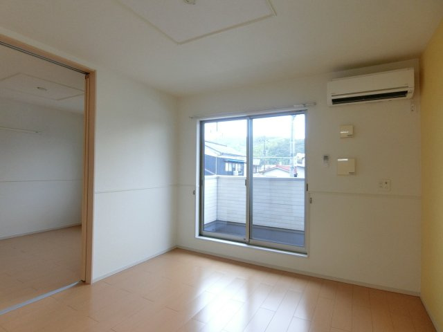 フレージュ　パラッツォ　Ａの居間・リビング|イメージ写真（反転あり）