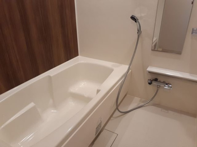 【浴室】 | ハイネＢ | 落ち着いた空間のお風呂です
