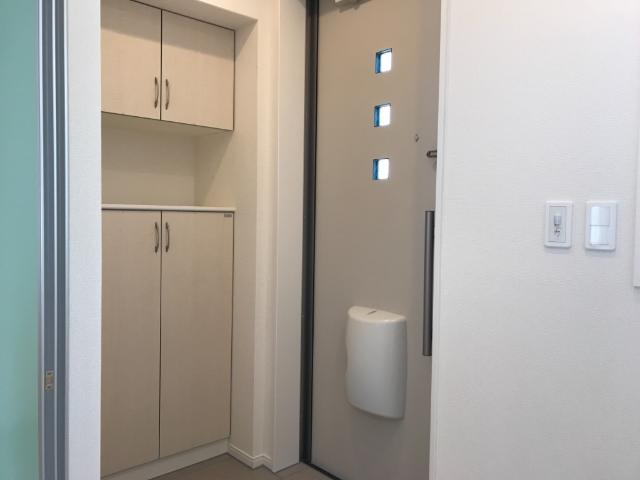 サンタ・アナの玄関|玄関