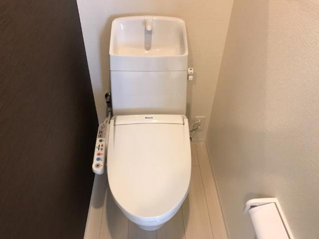 サンタ・アナのトイレ|シャワー付トイレ