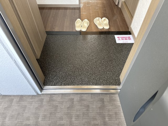 アシュランスの玄関