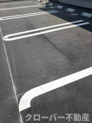 アムールメゾンＡの駐車場