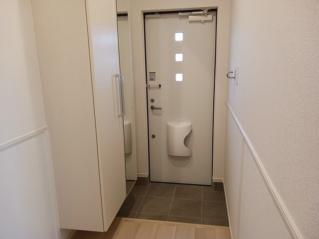 シャルールの玄関