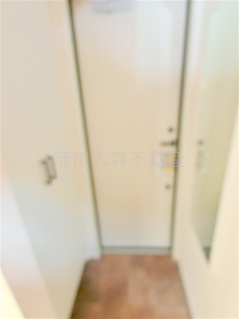 プラス　ウィステリア　の玄関