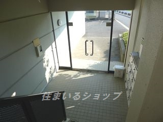 広島市安佐北区可部東２丁目の賃貸マンションのエントランス