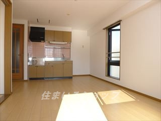 広島市安佐北区可部東２丁目の賃貸マンションの居間・リビング