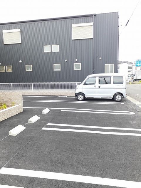 フローラの駐車場