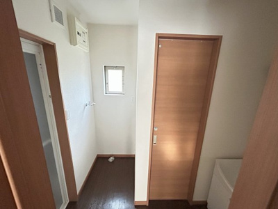 【洗面所】 | エスポワール Ｂ | ゆったりとスペースのある洗面所