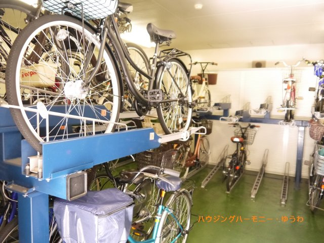 【駐輪場】 | 東高西ケ原ペアシティ | 屋根付きの駐輪場となっていますので、雨の日でも大切な自転車が濡れずに済みます。