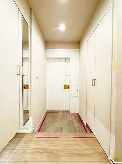 【玄関】 | 東高西ケ原ペアシティ | 帰り着くたびに洗練されたテイストの空間に迎えられ誇りと喜びを感じる玄関まわりです。