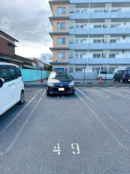 【駐車場】 | 駐車は縦列で2台可能です。