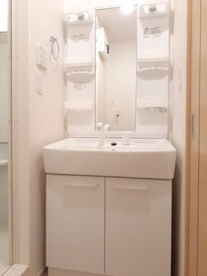 【洗面所】 | メゾン　ド　アンジュⅡ | 広い洗面スペース