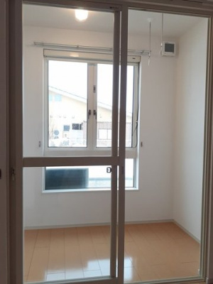 【バルコニー】 | メゾン　ド　アンジュⅡ | 開放的で明るい空間を演出してくれるバルコニーです