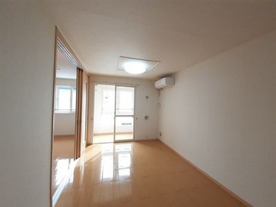 【居間・リビング】 | マルシェＦ | ゆったりとした居間です