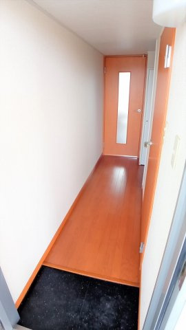 レオパレスＷｉｓｔｅｒｉａの玄関