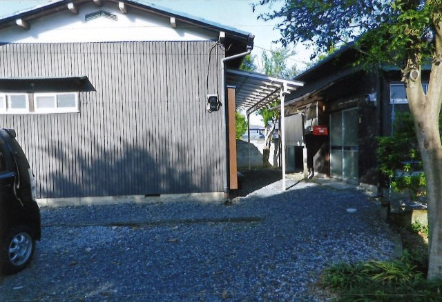 高岩貸家