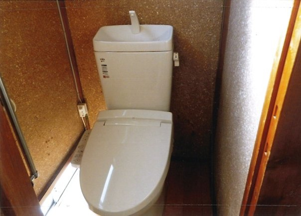 高岩貸家のトイレ