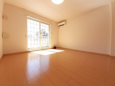 【内装】 | ボニート　Ｈ | 明るい色調の室内です