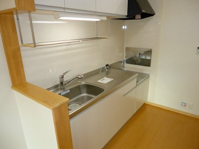 【キッチン】 | フェリア香呂Ｃ | コンパクトなキッチンで掃除もラクラク
