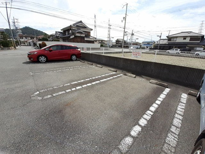 【駐車場】 | セレニティ薬師Ｂ | 駐車場です