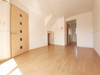 【居間・リビング】 | セレニティ薬師Ｂ | ゆったりとしたリビングです