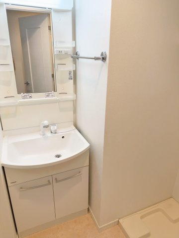 エンクレスト祇園の洗面所|ゆったりとスペースのある洗面所