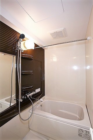 エンクレスト祇園の浴室|コンパクトで使いやすいお風呂です