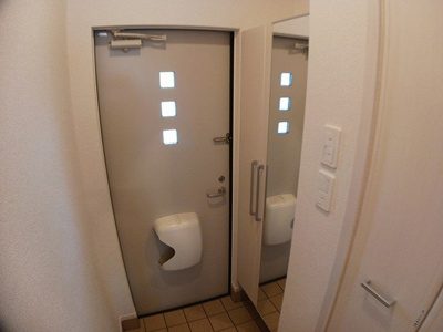 【玄関】 | フロレゾンⅠ | 明るい玄関です