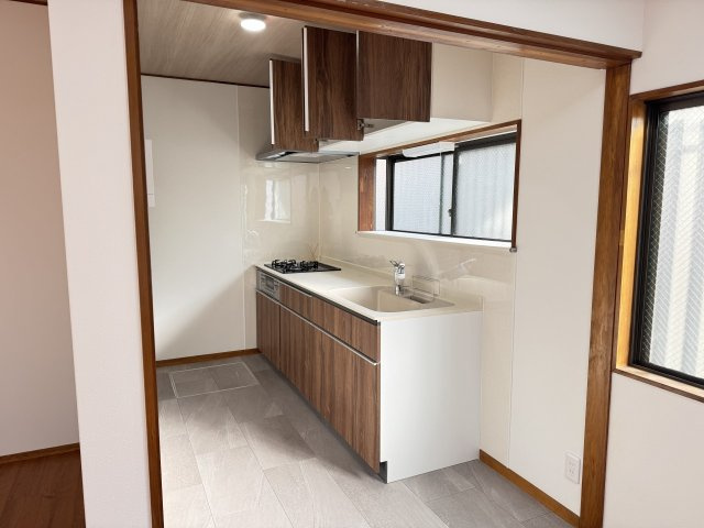 八王子市　暁町　中古戸建てのキッチン|～新規交換済のシステムキッチン～