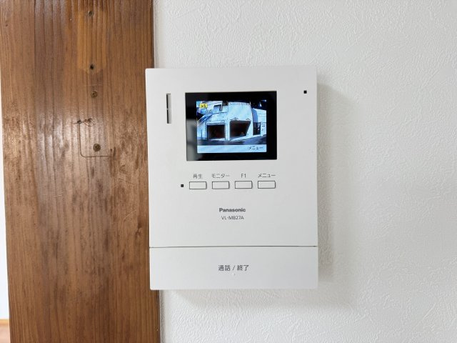 八王子市　暁町　中古戸建てのセキュリティ|～TVモニター付インターホン　訪問者の確認に便利です～