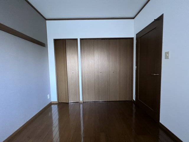 メリヤス岡場の洋室