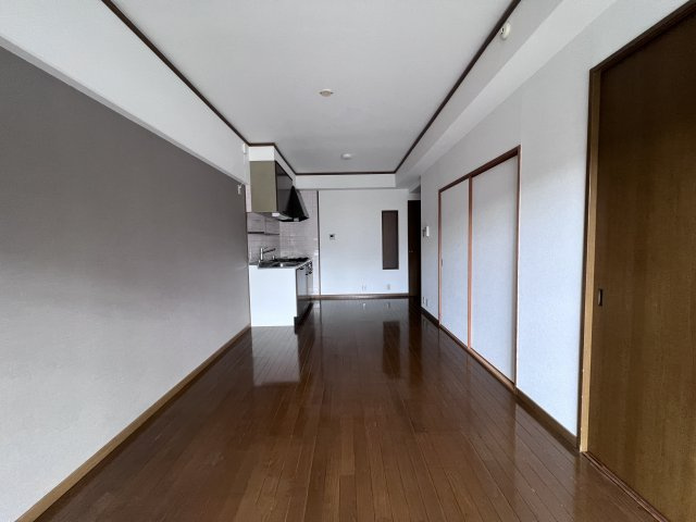 メリヤス岡場の駐車場