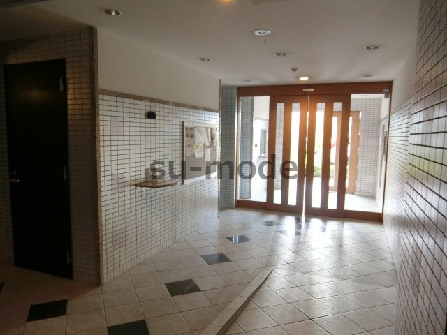 ソレイユ東奈良のエントランス