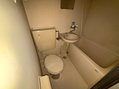 【浴室】 | アーバンハイム | 3点ユニットバス
※お部屋は別部屋の写真です。反転タイプ、現状優先