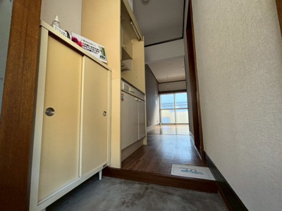 【玄関】 | アーバンハイム | ※お部屋は別部屋の写真です。反転タイプ、現状優先