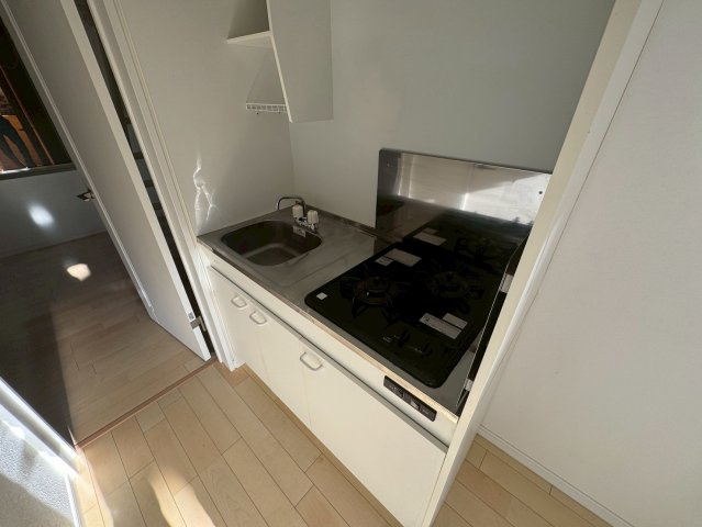 川崎市麻生区岡上５丁目のアパートのキッチン