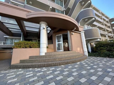 【エントランス】 | ガーデンコート清瀬１号棟１号棟 | 清潔なエントランスです