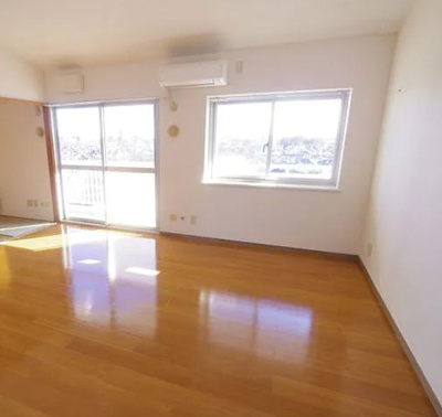 【居間・リビング】 | ガーデンコート清瀬１号棟１号棟 | こちらのリビングで趣味の時間をお楽しみください