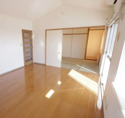 【居間・リビング】 | ガーデンコート清瀬１号棟１号棟 | ゆったりとしたリビングです