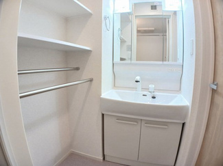 【洗面所】 | プレミアコート　上高津 | 忙しい朝には欠かせない洗面所です