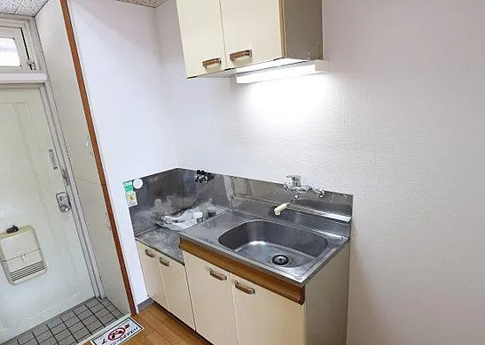 　【コーポレオ】静岡市清水区１棟収益マンション　のキッチン