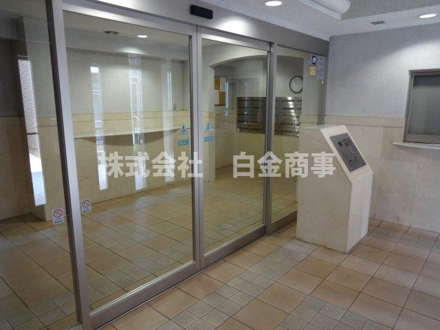 サニーコート鶴ヶ島のエントランス