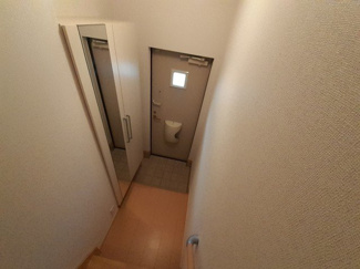 【玄関】 | カーサ　アモーレ　Ｂ | シンプルで使いやすい玄関です