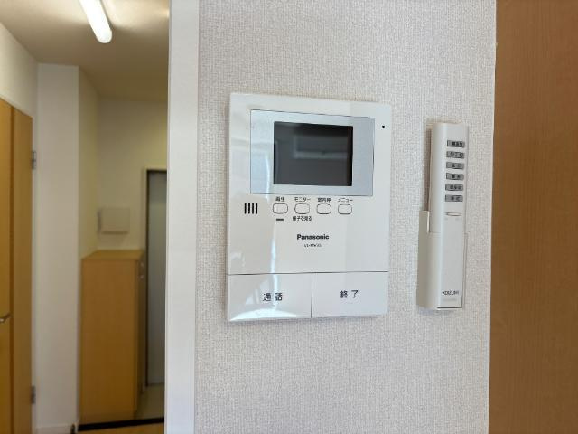 アルマトゥーラの内装|カメラ付インターホン