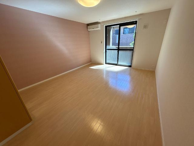 アルマトゥーラの内装|洋室