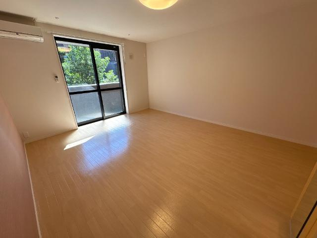 アルマトゥーラの内装|洋室