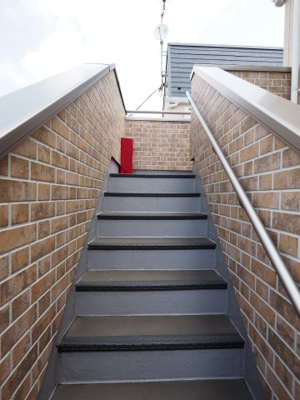 【その他共用部分】 | ヒルサイドレーン横浜山手 | ２階へあがる階段