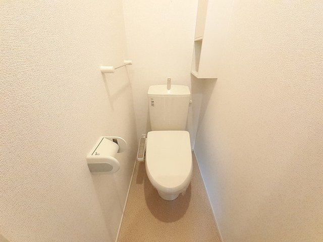エスポワール山の街Ⅰのトイレ|コンパクトで使いやすいトイレです
